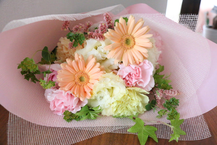 ピンク・黄色の花束　5,000円サイズ
