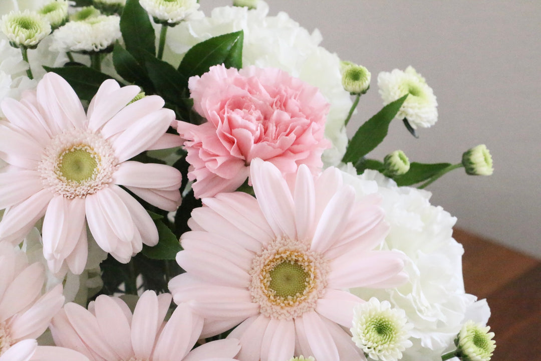 【供花】白色・ピンク色のお供えアレンジメント 9,000円