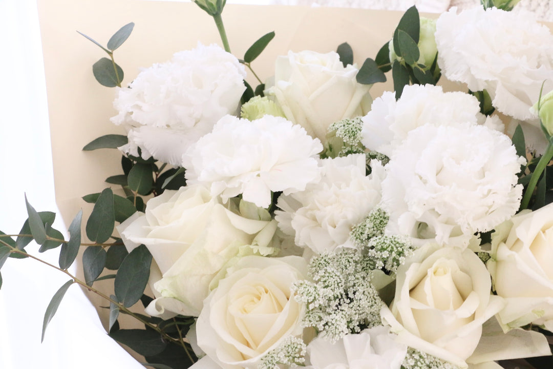 白・グリーンの花束 9,000円