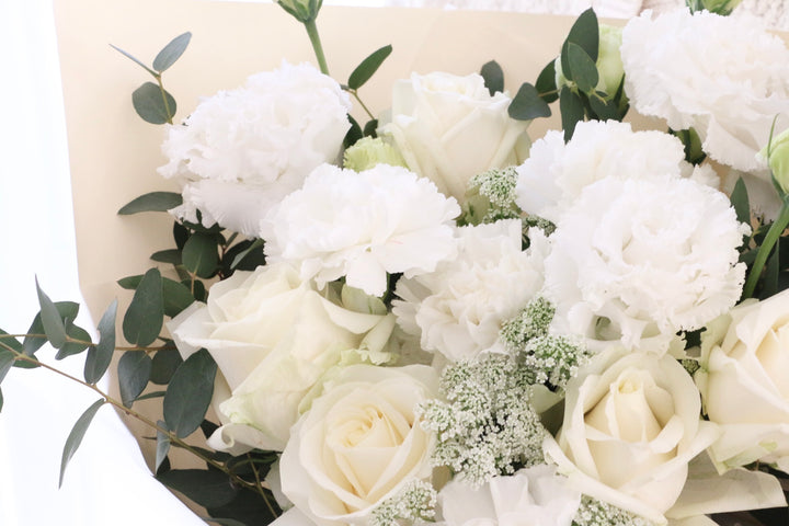 白・グリーンの花束 9,000円