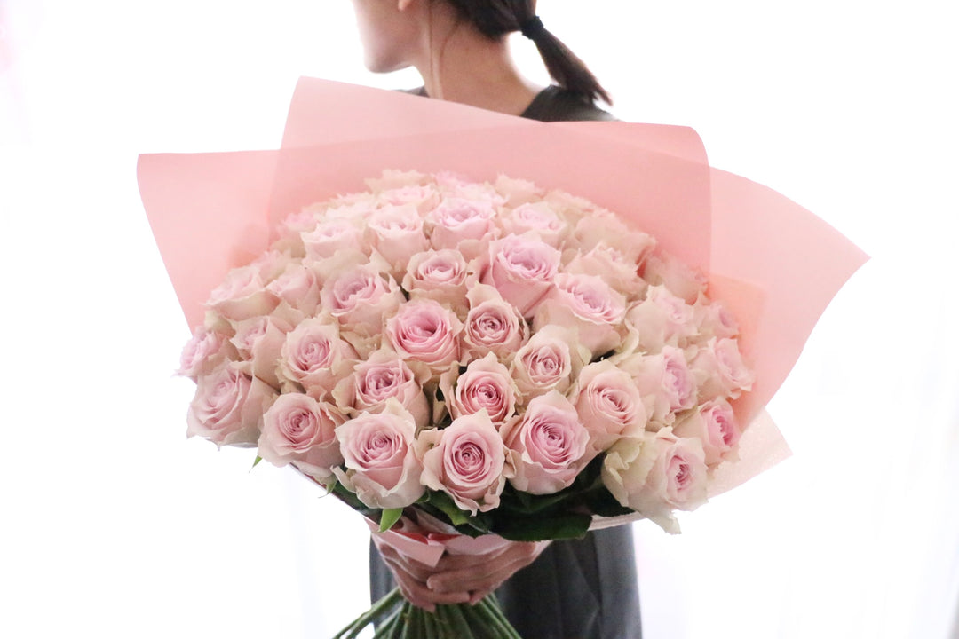 50本のピンク色のバラの花束-永遠