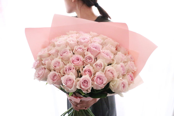 50本のピンク色のバラの花束-永遠