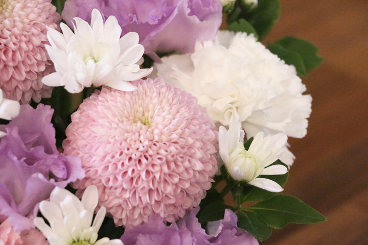 【供花】白色・ピンク色・紫色のお供えアレンジメント 5,000円