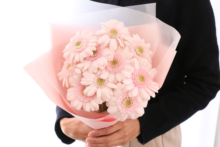 ピンク色のガーベラの花束（10本）