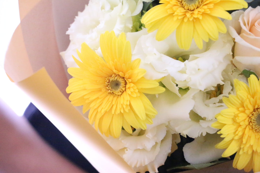 黄色ガーベラ入りの花束 Mサイズ 4,000円