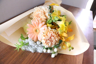黄色・オレンジ色の花束 3,000円