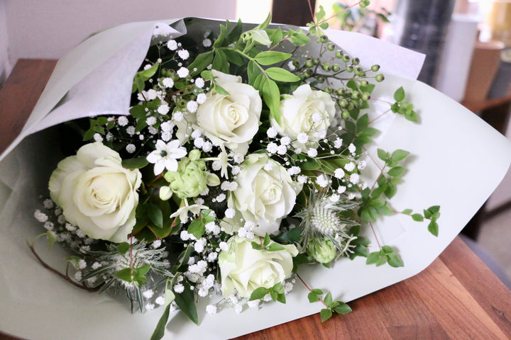 白・グリーンの花束 7,000円