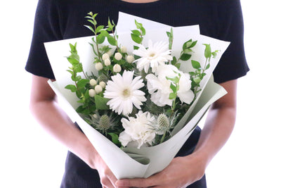 白・グリーンの花束 4,000円