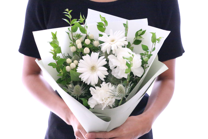 白・グリーンの花束 4,000円