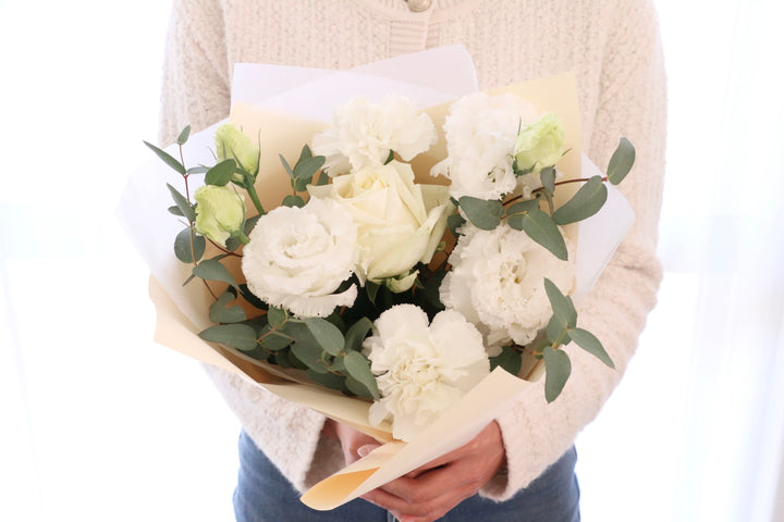 白・グリーンの花束 3,000円