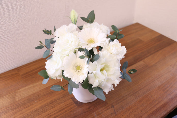 【供花】白色・グリーンのお供えアレンジメント 4,000円