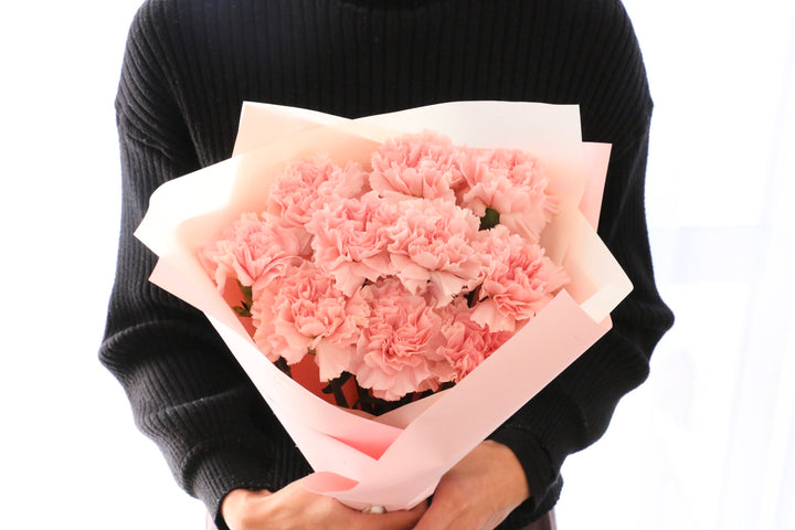 ピンクのカーネーションの花束（10本）