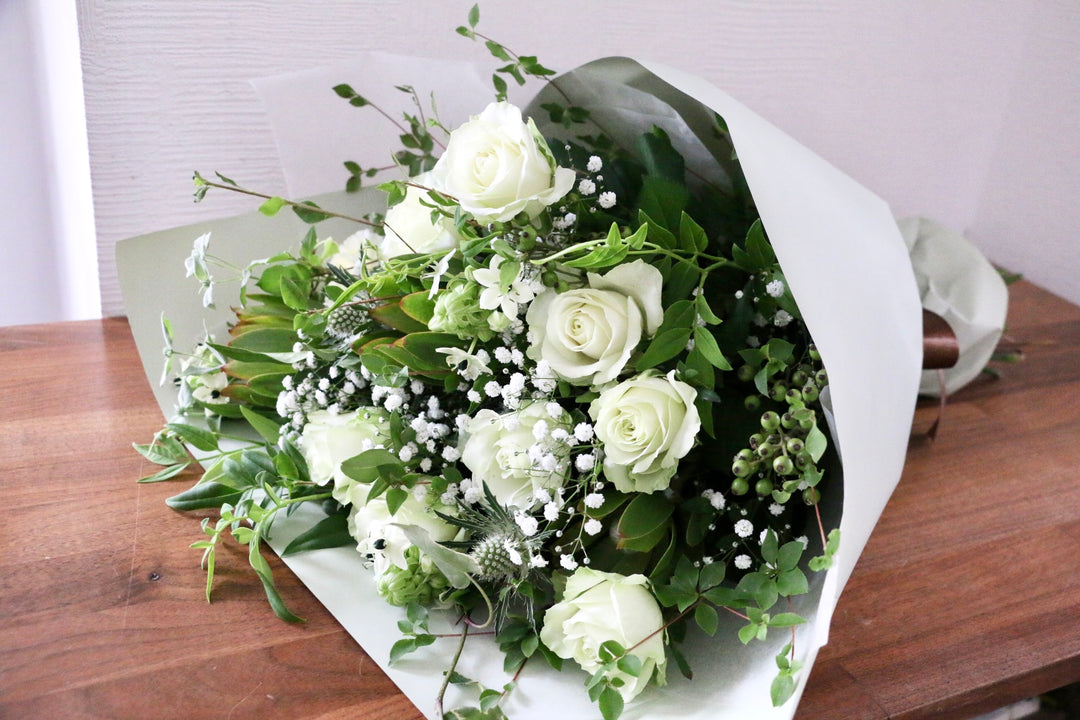 白・グリーンの花束 10,000円