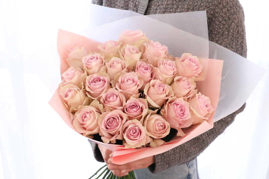 24本のピンク色のバラの花束-1日中あなたを思っています