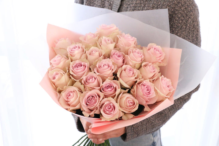 24本のピンク色のバラの花束-1日中あなたを思っています