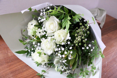 白・グリーンの花束 7,000円