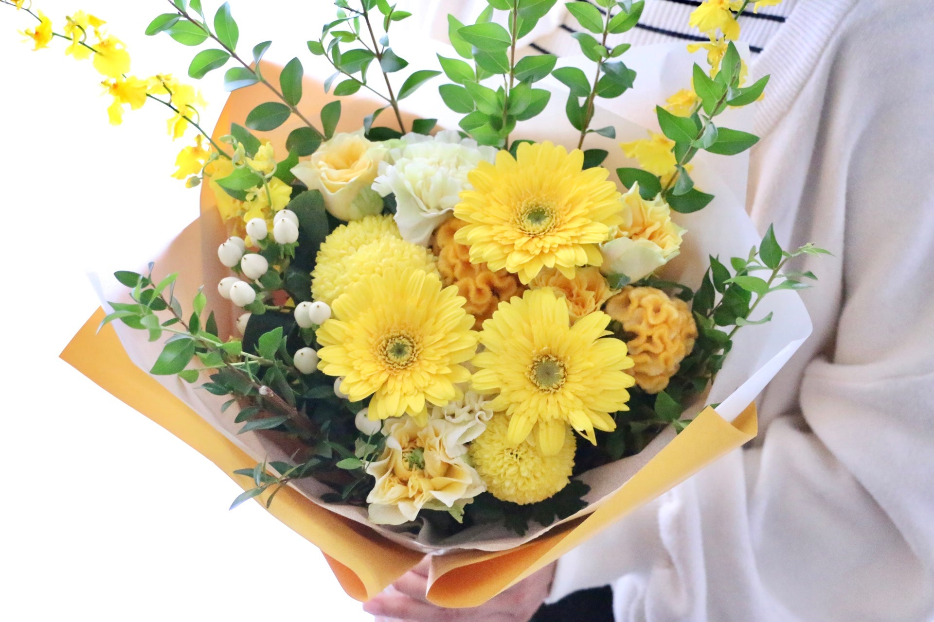 傘寿（80歳）・米寿（88歳）祝い】黄色の花束 Lサイズ – 花・花束の