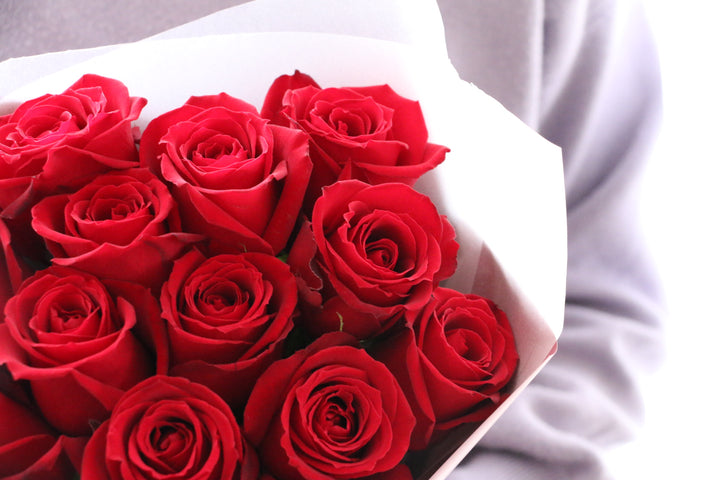 【プロポーズ】12本の赤いバラの花束（ダズンローズ）-私の妻になってください