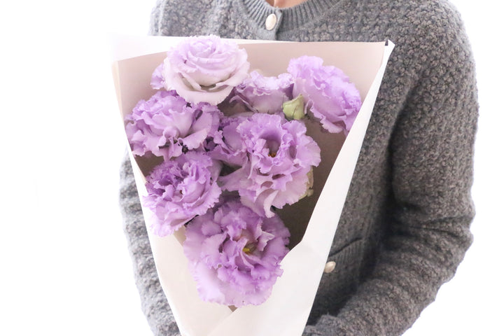 紫色のトルコキキョウの花束（3本）