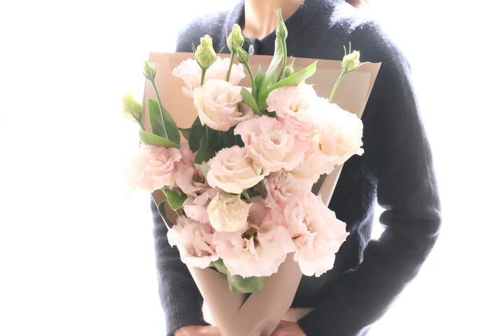 ピンク色のトルコキキョウの花束（5本）