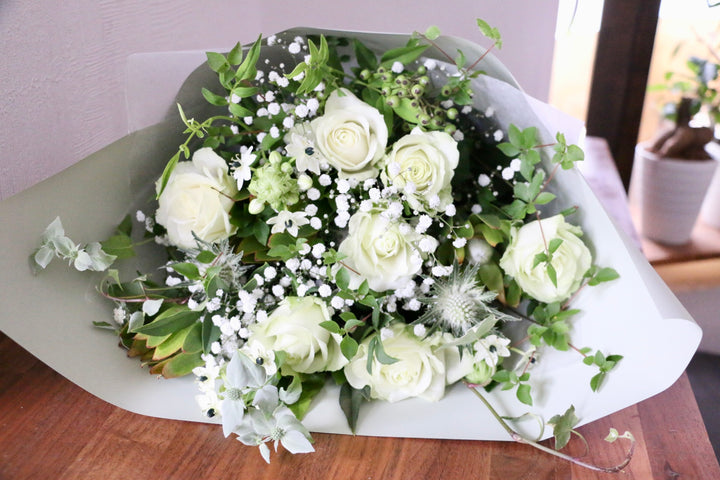 白・グリーンの花束 9,000円