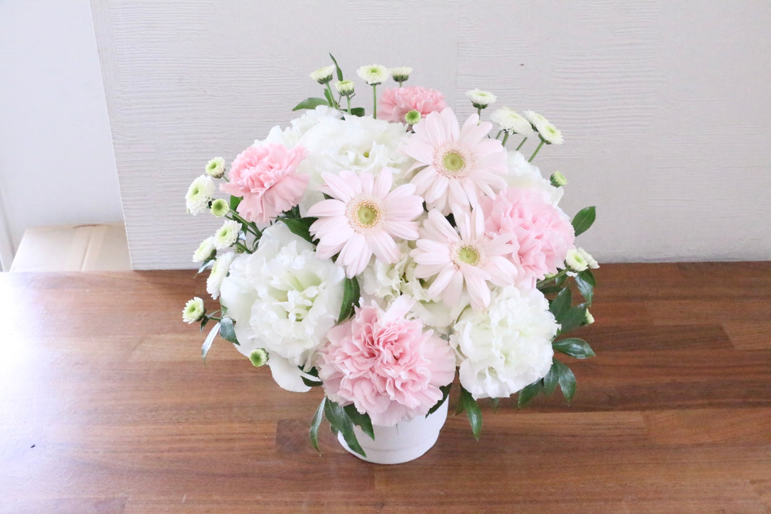 【供花】白色・ピンク色のお供えアレンジメント 6,000円