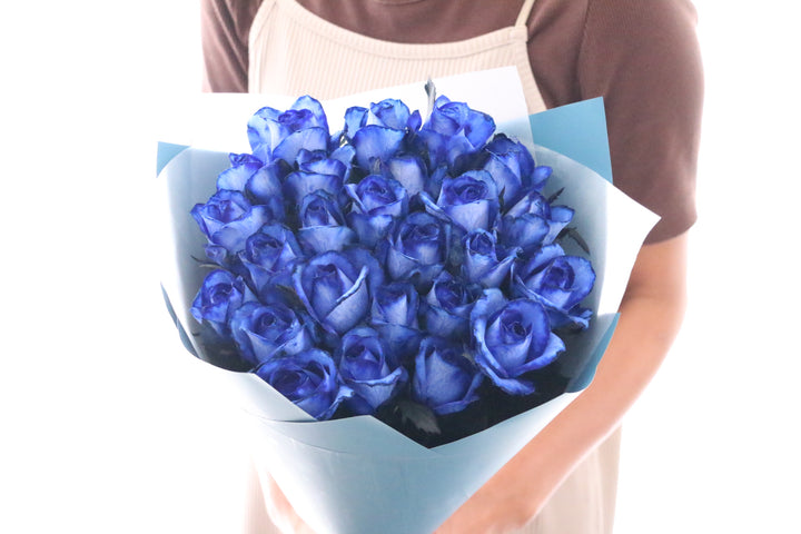 25本の青いバラの花束