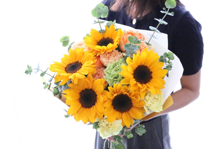 ひまわり入りの花束 7,000円