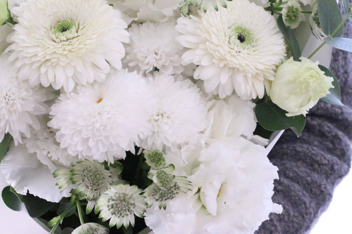 【供花】白色・グリーンのお供え花束 8,000円