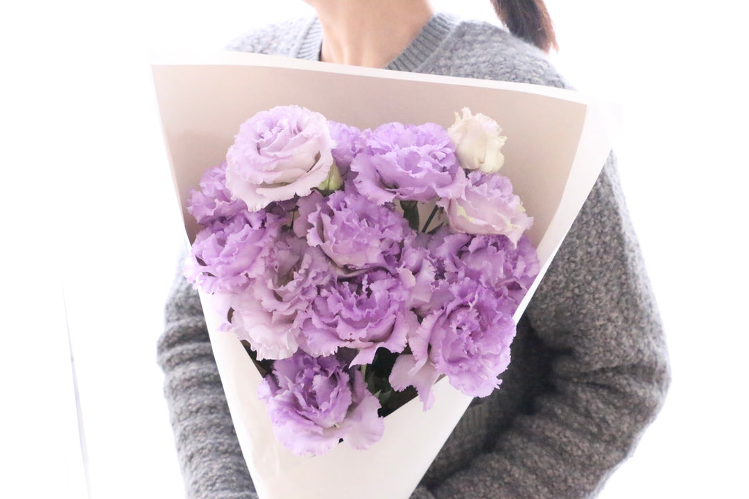 紫色のトルコキキョウの花束（4本）