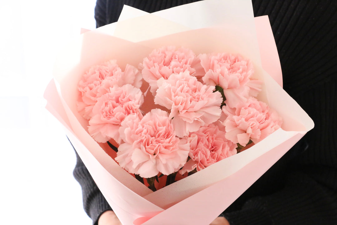 ピンクのカーネーションの花束（8本）-あなたの思いやりに感謝します