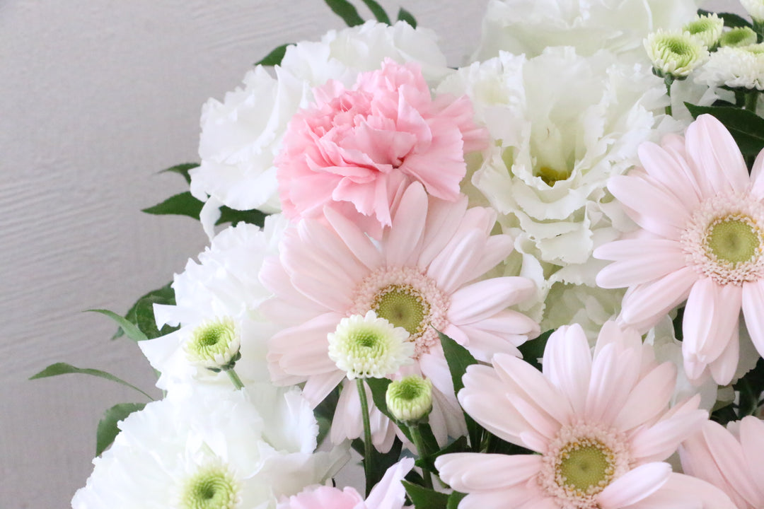 【供花】白色・ピンク色のお供えアレンジメント 9,000円