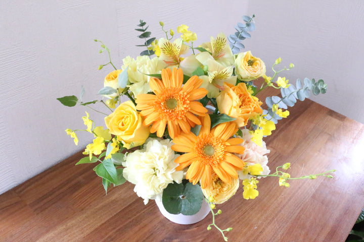 黄色・オレンジ色のアレンジメント 5,000円