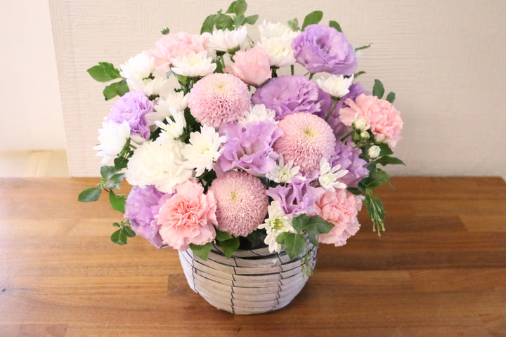 【供花】白色・ピンク色・紫色のお供えアレンジメント 9,000円