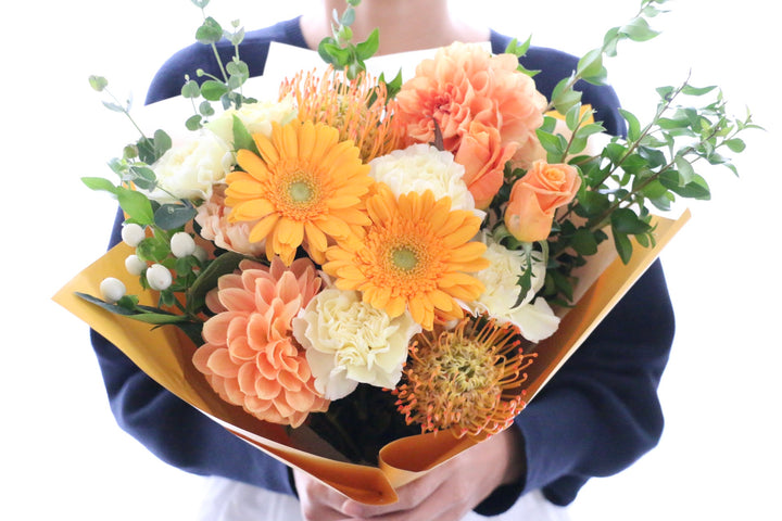 黄色・オレンジ色の花束 9,000円