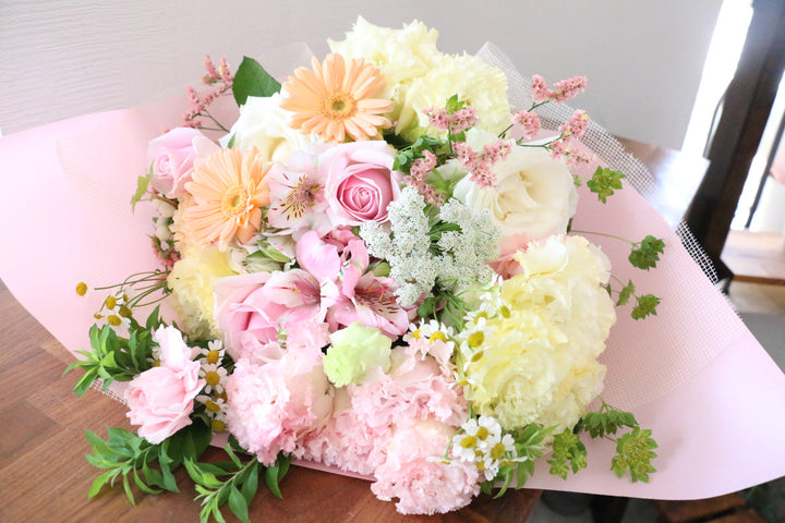 ピンク・黄色の花束　12,000円サイズ