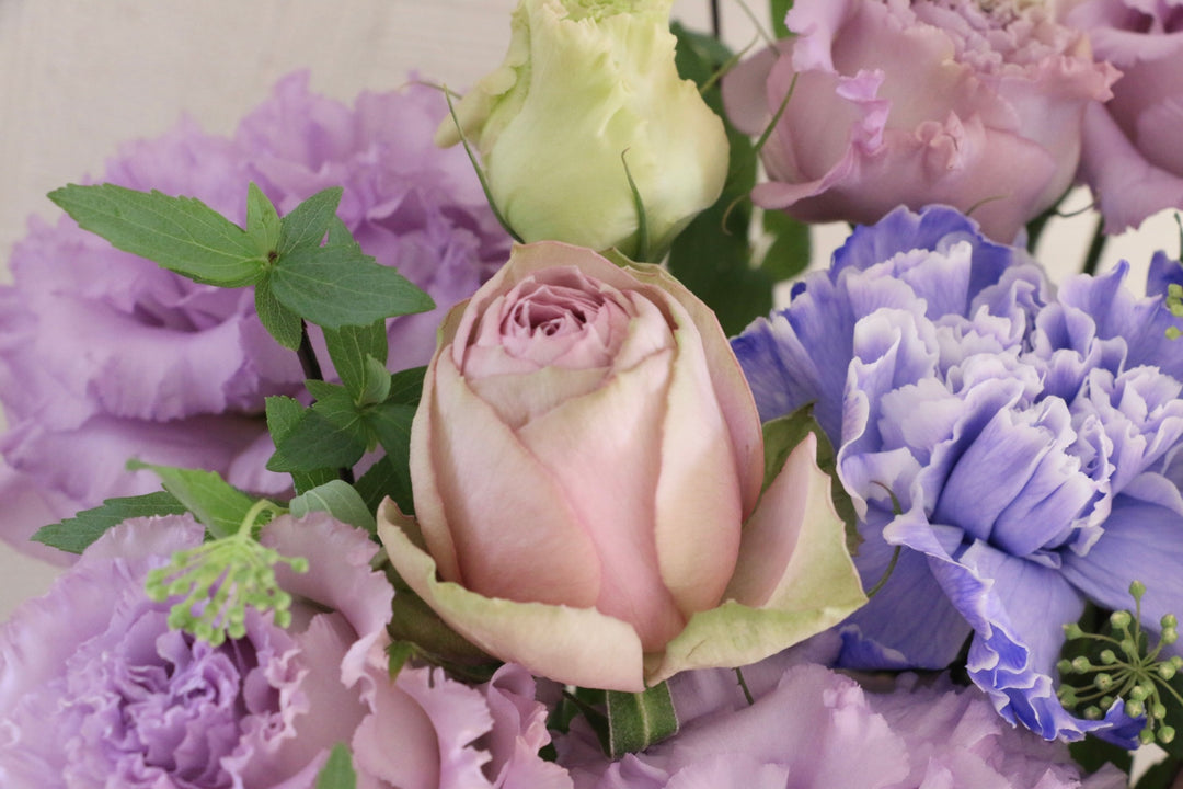 紫色のアレンジメント　9,000円