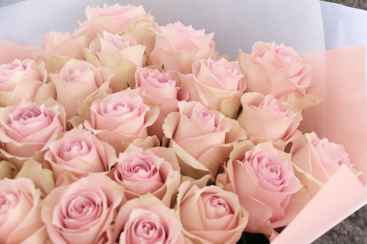 24本のピンク色のバラの花束-1日中あなたを思っています