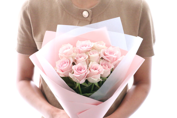 10本のピンク色バラの花束