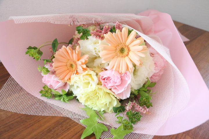 ピンク・黄色の花束　4,000円サイズ