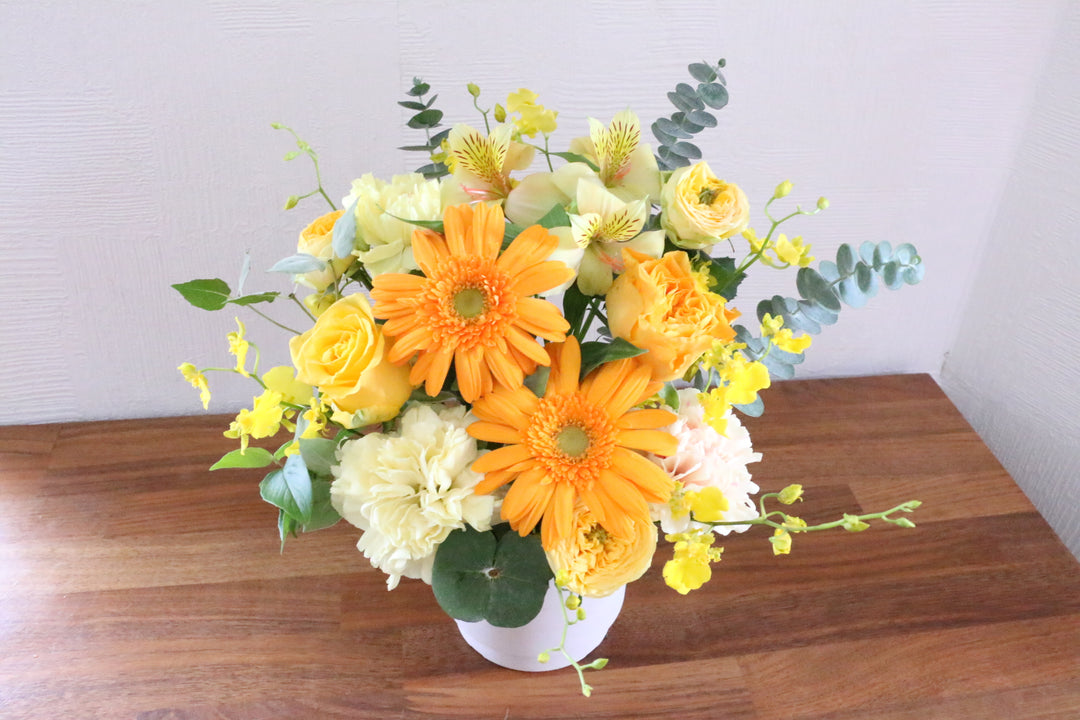 黄色・オレンジ色のアレンジメント 5,000円