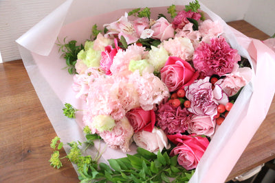 ピンク系の花束 15,000円