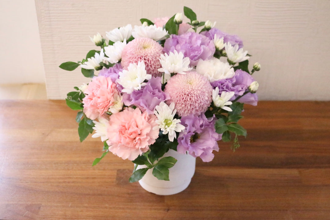 【供花】白色・ピンク色・紫色のお供えアレンジメント 6,000円