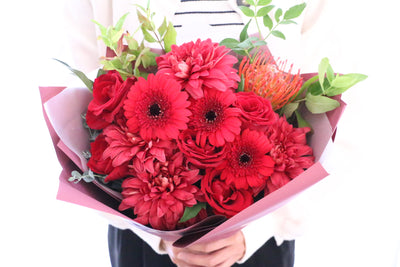 赤色の花束 8,000円