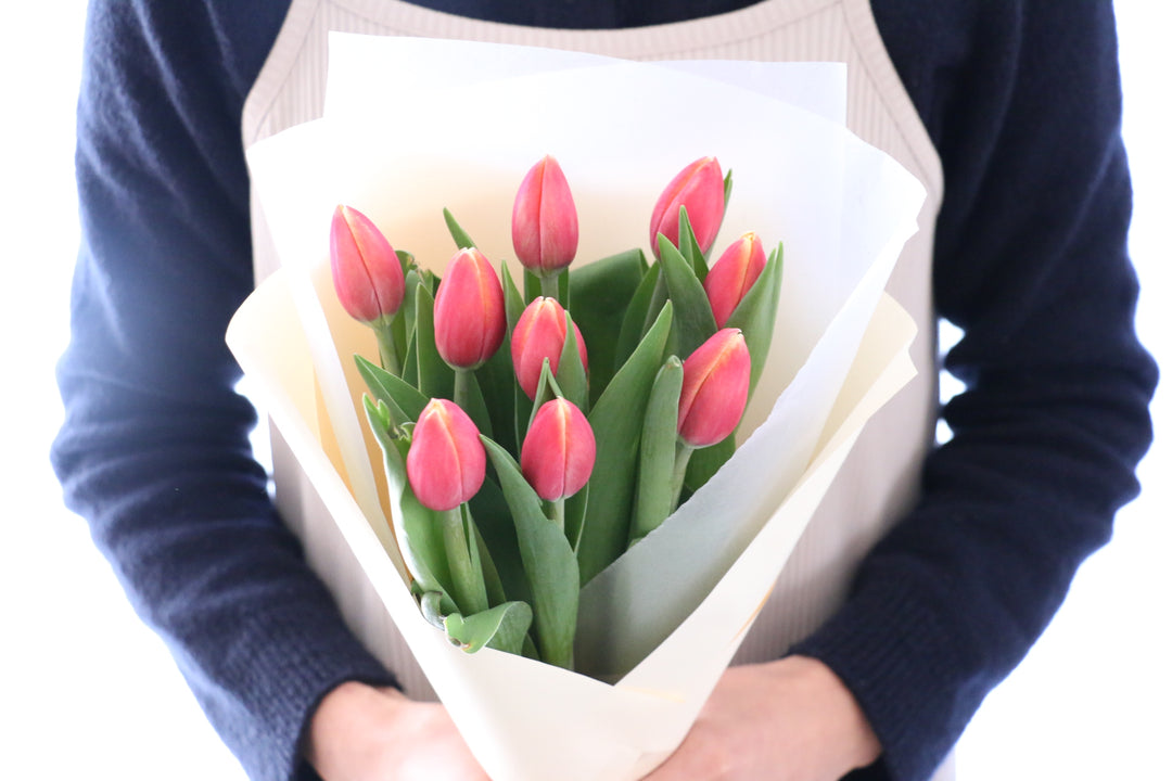 赤色のチューリップの花束（9本）