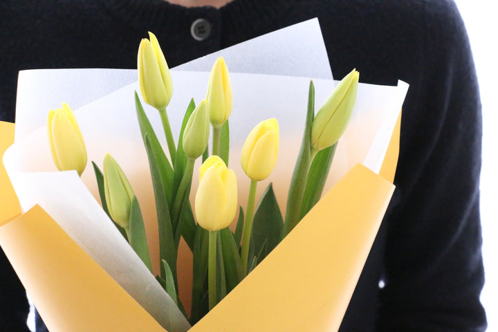 黄色のチューリップの花束（8本）