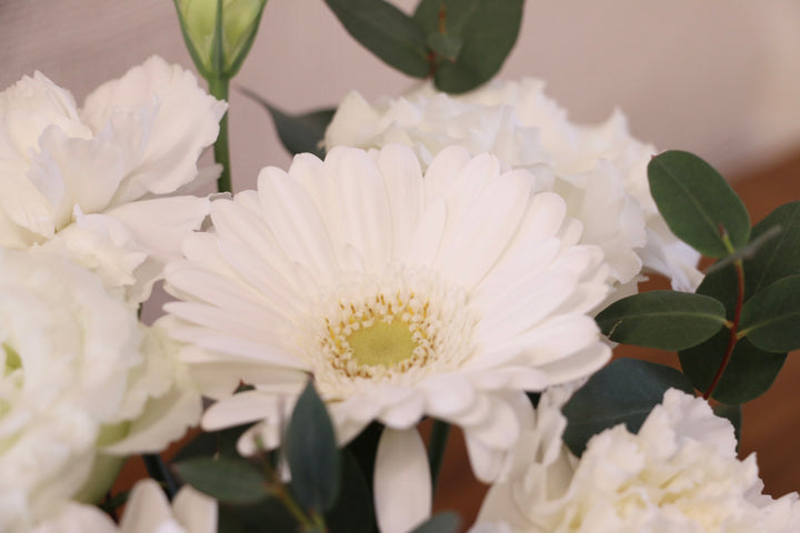 【供花】白色・グリーンのお供えアレンジメント 3,000円