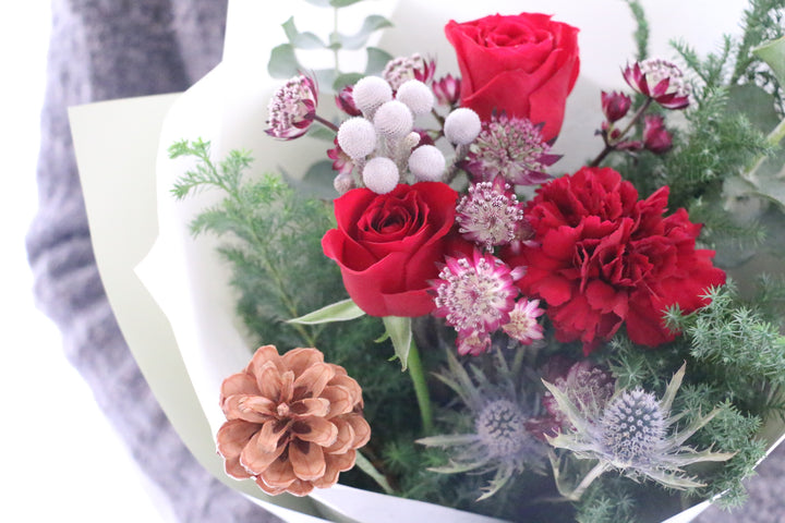 クリスマスの赤いバラ入り花束　Sサイズ　3,500円