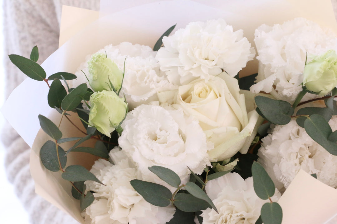 白・グリーンの花束 4,000円