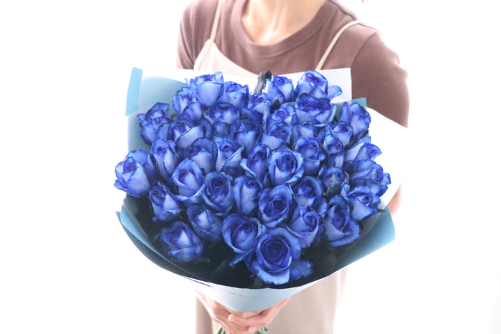 40本の青いバラの花束